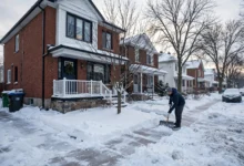 雪天铲雪滑倒路人:屋主人行道3个清扫责任-加拿大大