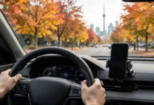 手机架放哪合法:安省分心驾驶,2个安全位置-加拿大大