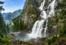 香农瀑布 Shannon Falls：BC第三高瀑布335米，斯阔米什路边全攻略-加拿大大