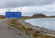 图克托亚克图克Tuktoyaktuk：在北冰洋泡脚，公路终点怎么办-加拿大大