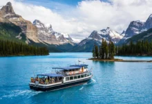 玛琳湖Maligne Lake游船:精灵岛几月开放,船票怎么订最省-加拿大大