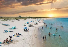 索布尔海滩Sauble Beach：世界最长淡水滩之一，夏天全攻略-加拿大大